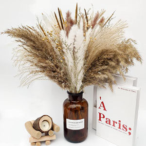 Arreglos de mesa con pampas.